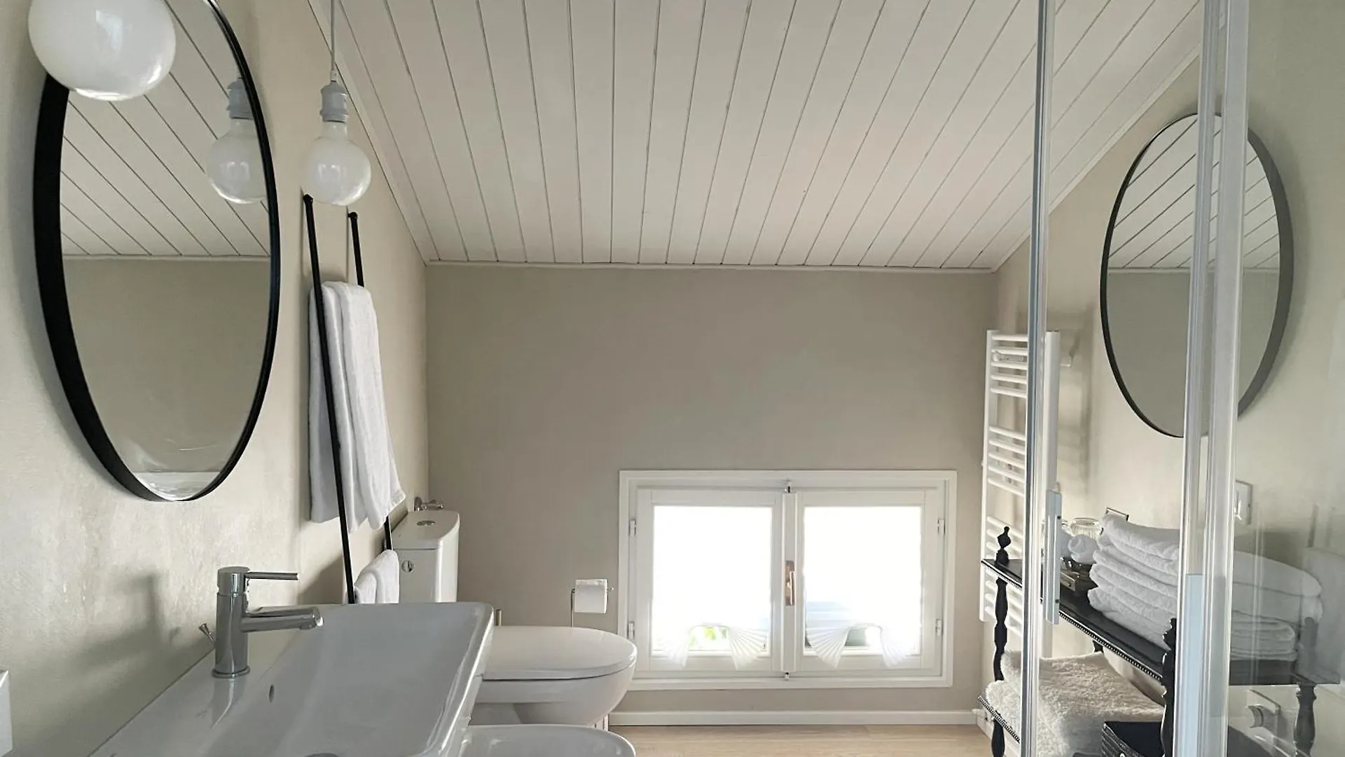 Angolo 19 - A Cozy Attic In The City Center With Lift Reggio Emilia 0*,